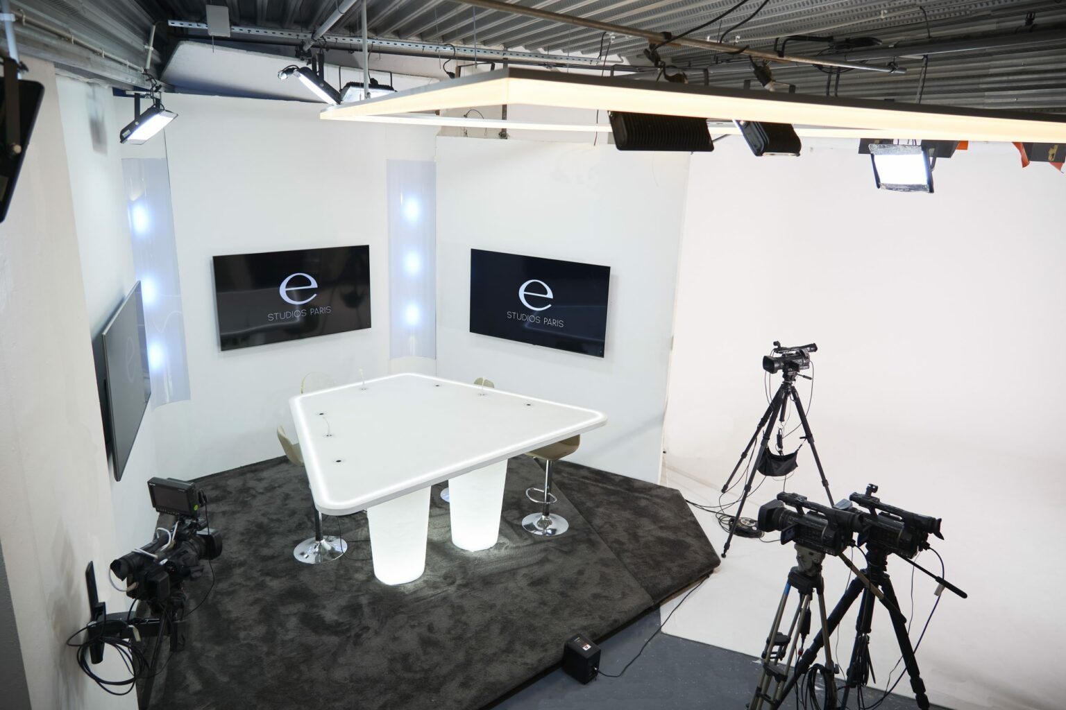 Studio 3 ecrans 2 scaled